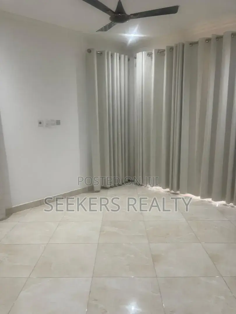4bdrm House in Seekers Realty, Baatsona Total for rent