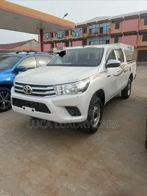 New Toyota Hilux 2025 White