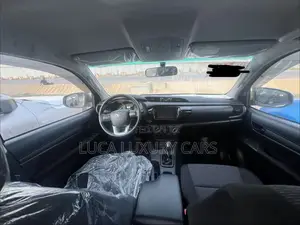 New Toyota Hilux 2025 White