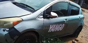 Toyota Vitz 2012 Silver