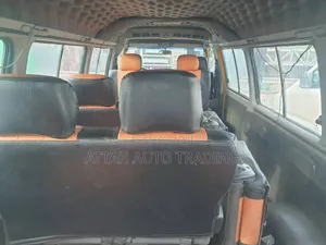 Hyundai H-100 2000 Yellow