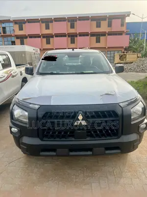 New Mitsubishi L200 2025 Gray