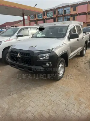 New Mitsubishi L200 2025 Gray