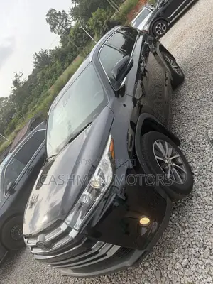 Toyota Highlander XLE 4x4 V6 (3.5L 6cyl 8A) 2018 Black