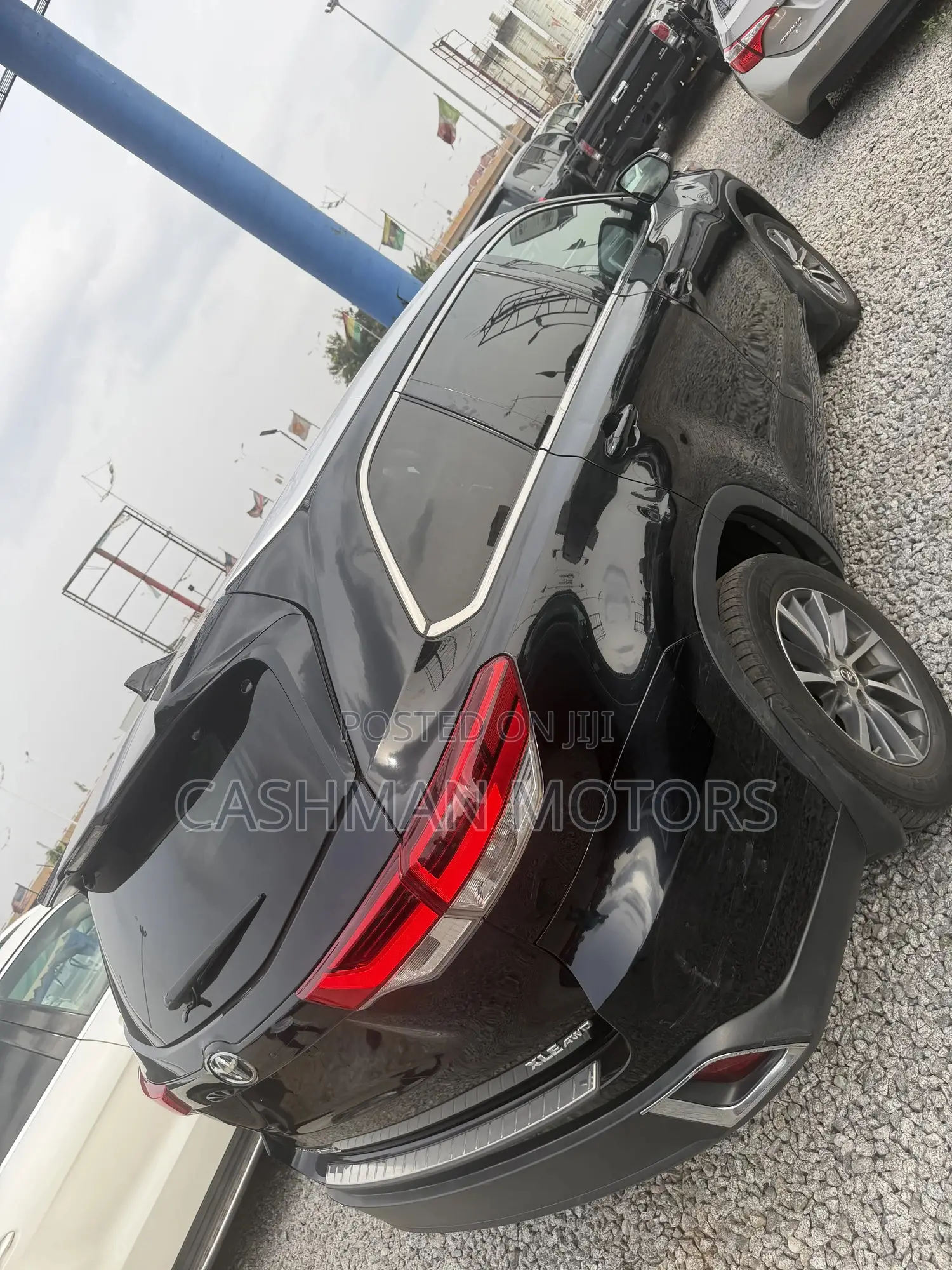 Toyota Highlander XLE 4x4 V6 (3.5L 6cyl 8A) 2018 Black