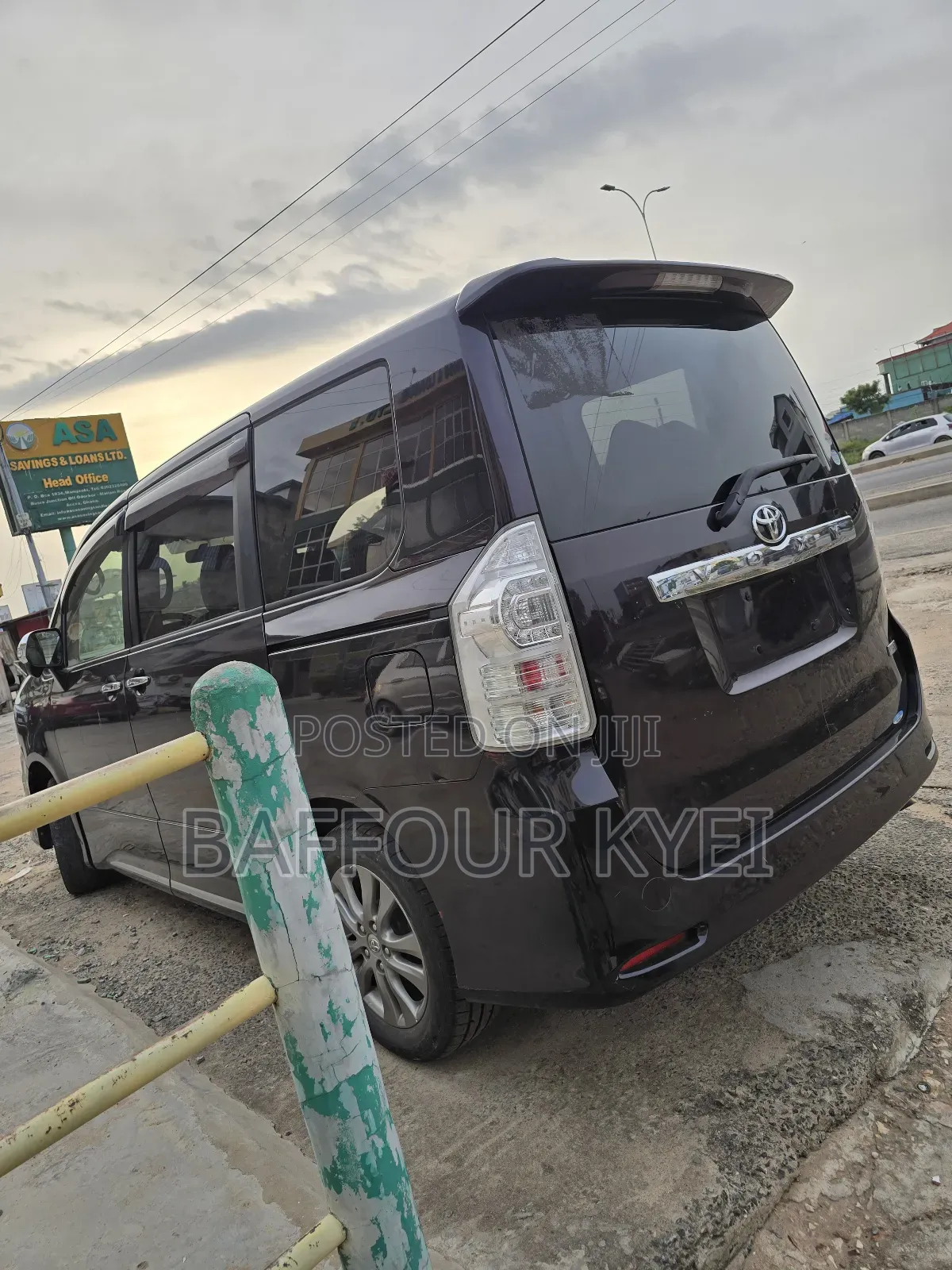 Toyota Voxy 2013 Brown