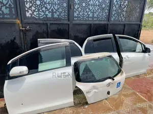 Toyota Vitz / Yaris Doors 2007-2010