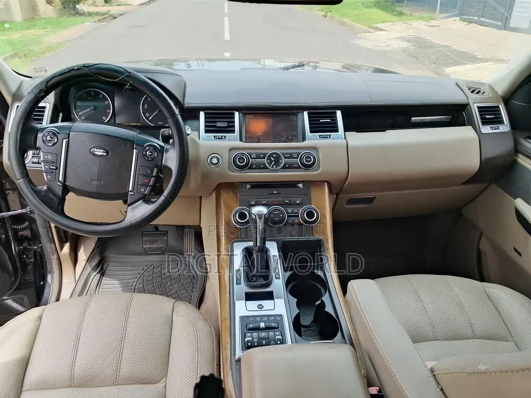 Land Rover Range Rover Sport Supercharged 4x4 (5.0L 8cyl 6A) 2012 Black