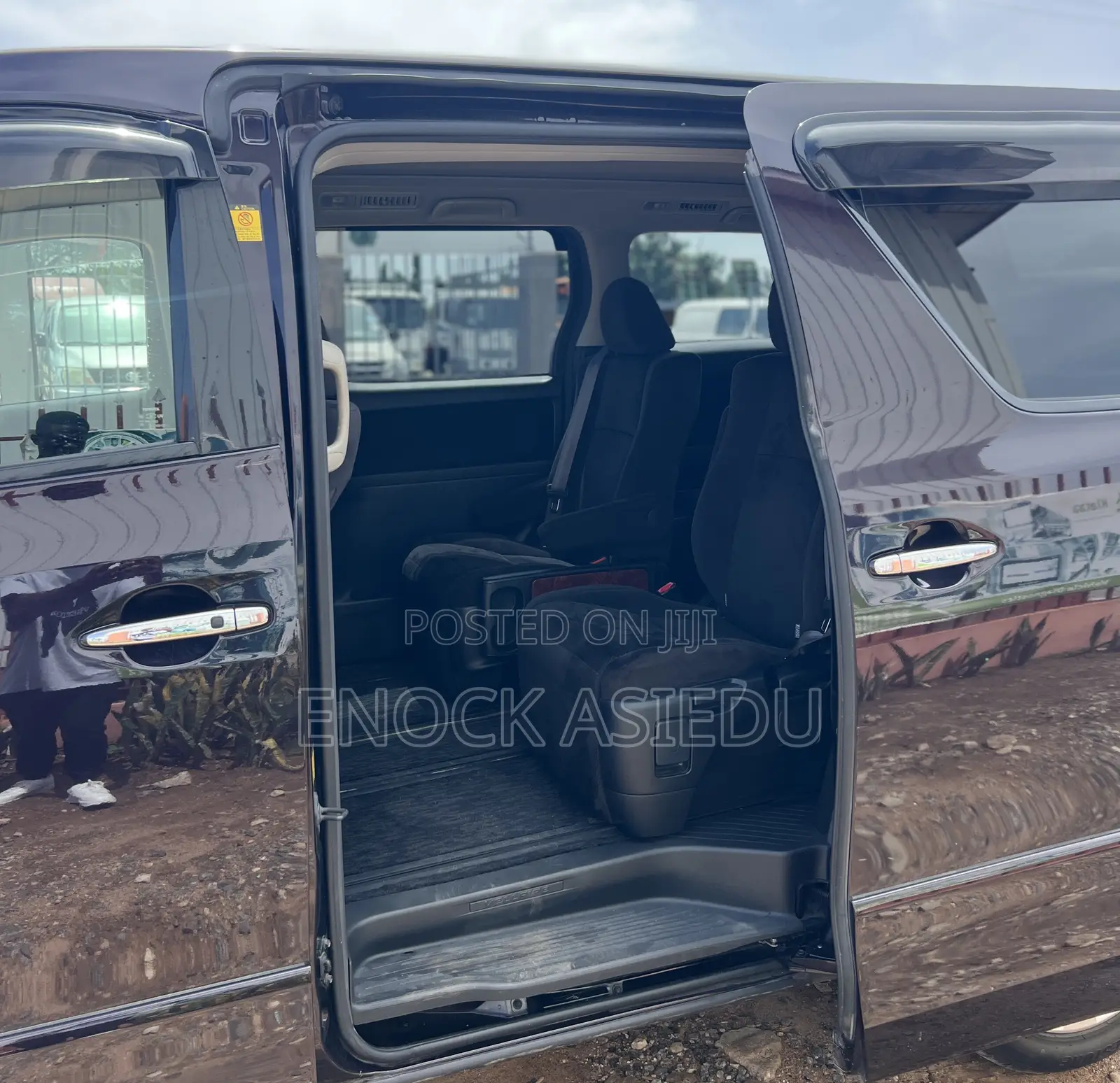 Toyota Vellfire 2010 Black