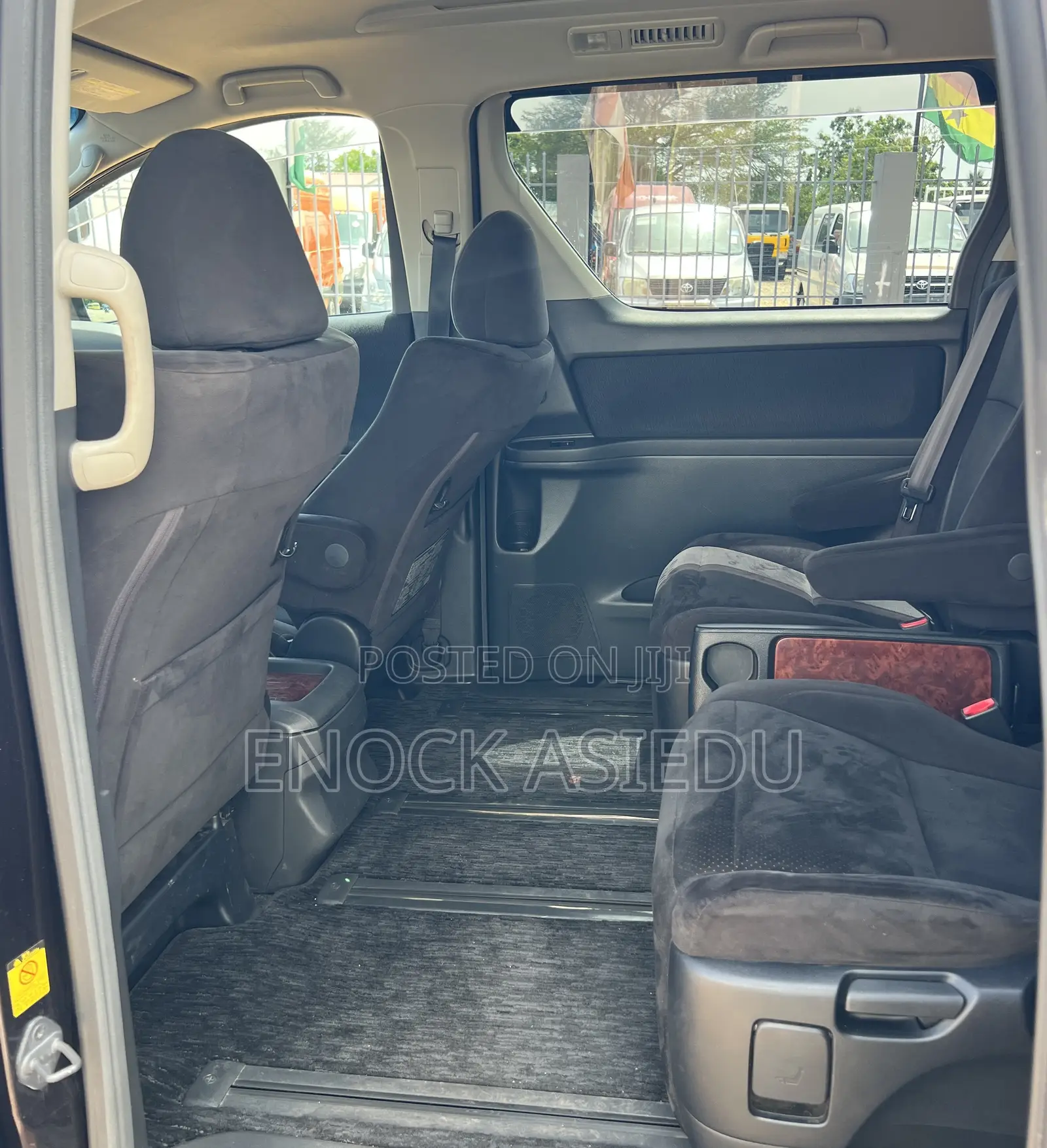 Toyota Vellfire 2010 Black