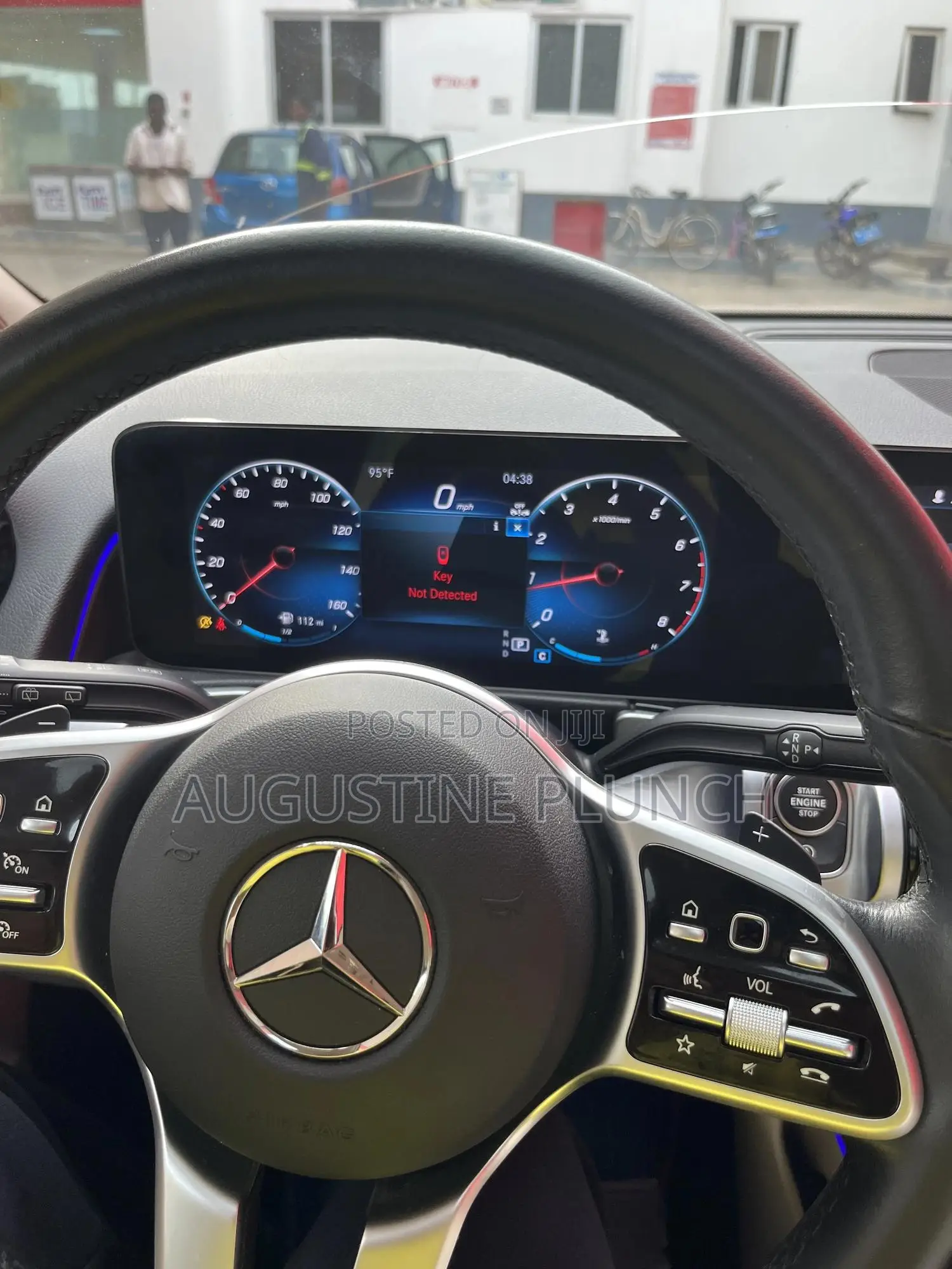 Mercedes-Benz GLB-Class 2023 White