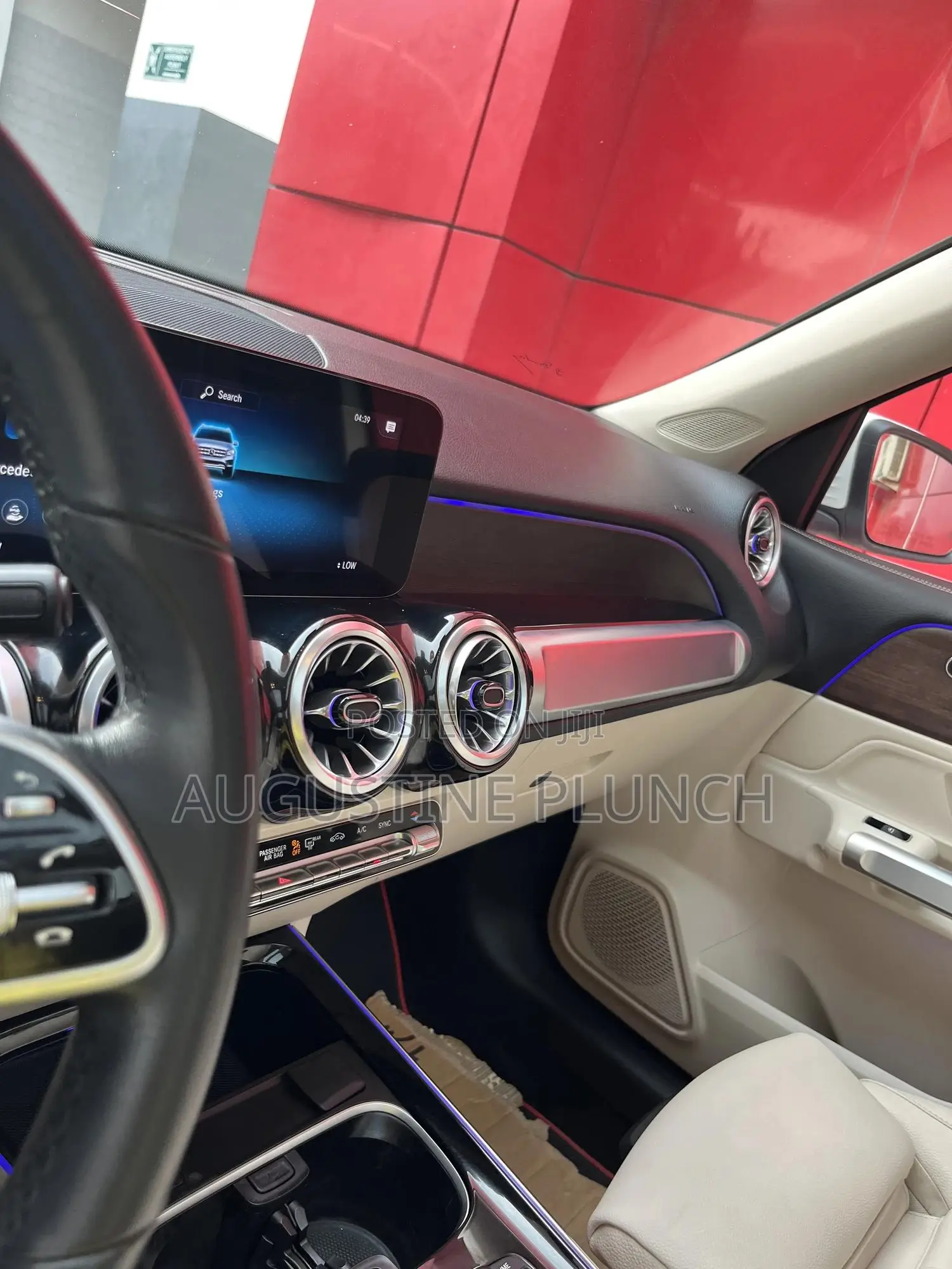 Mercedes-Benz GLB-Class 2023 White