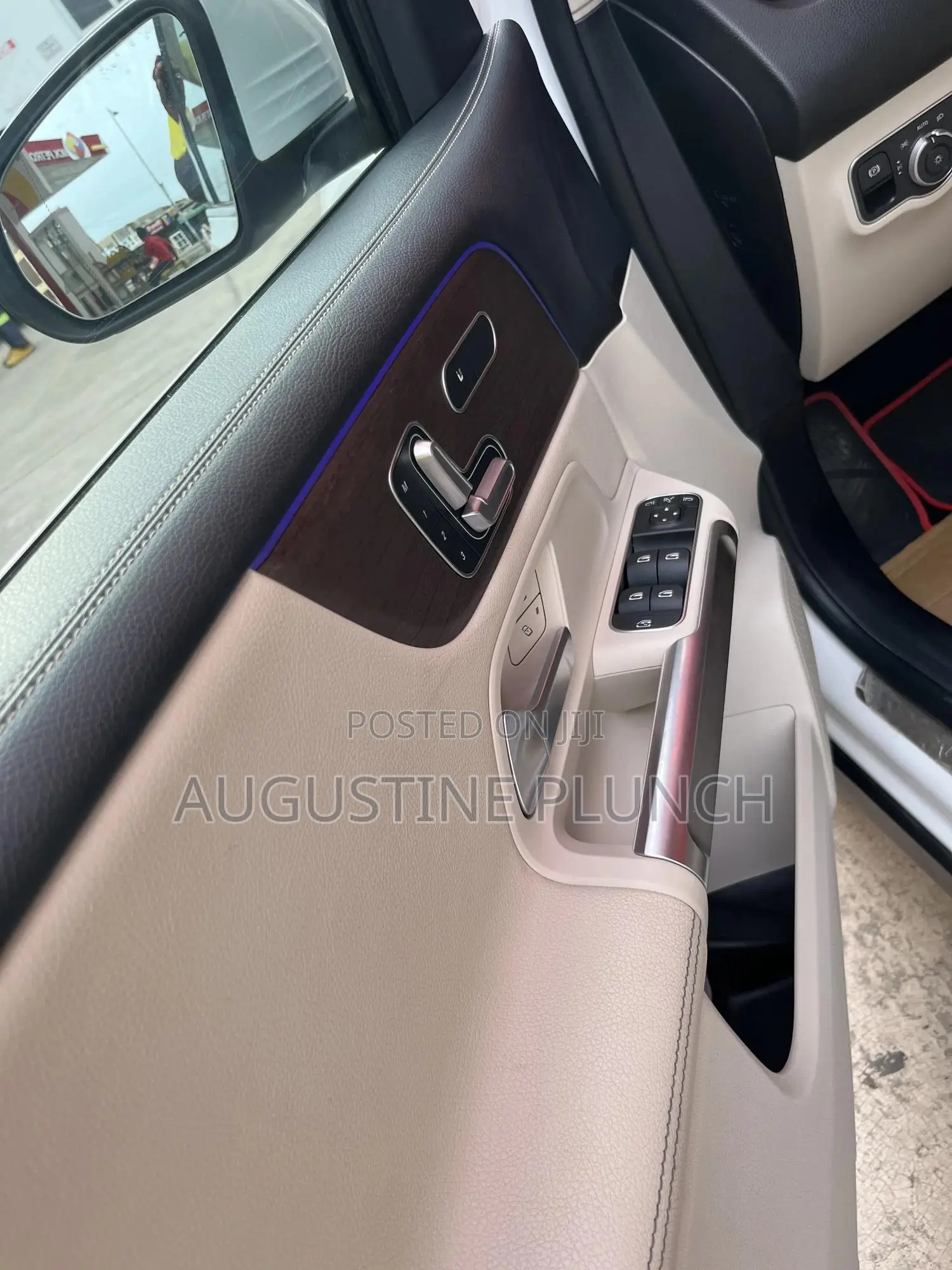 Mercedes-Benz GLB-Class 2023 White