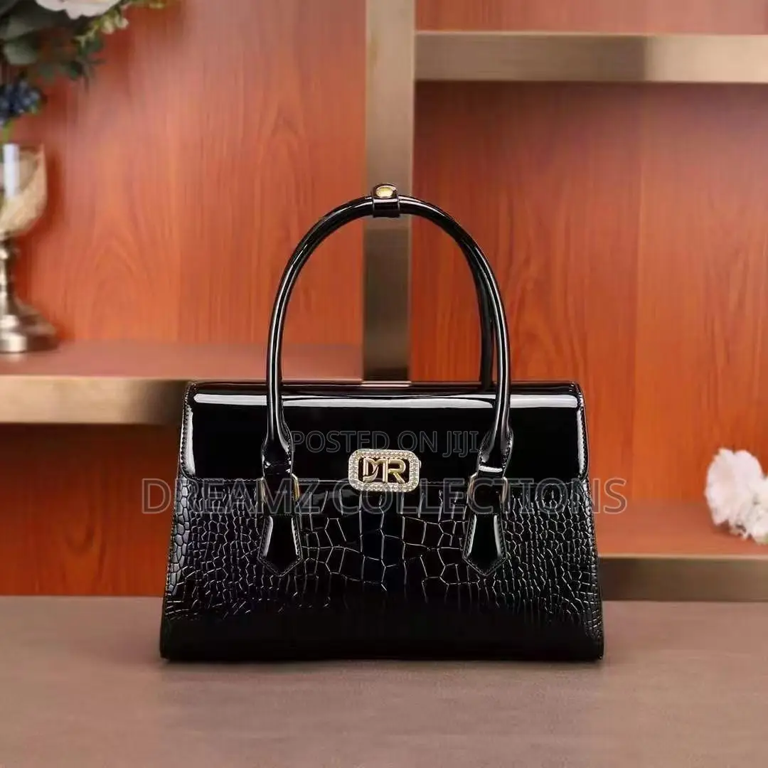Crocodile Texture Dr Clasp Handbag