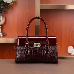 Crocodile Texture Dr Clasp Handbag