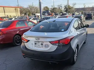 Hyundai Elantra Limited Sedan FWD (1.8L 4cyl 6A) 2016 Gray