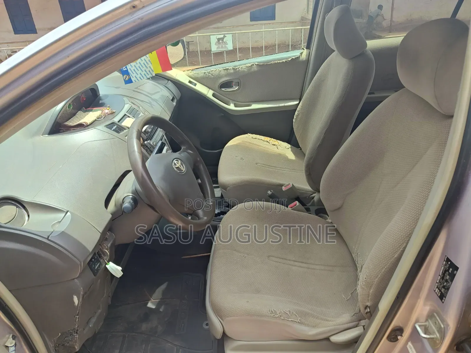 Toyota Vitz 1.3 FWD 5dr 2010 Gray