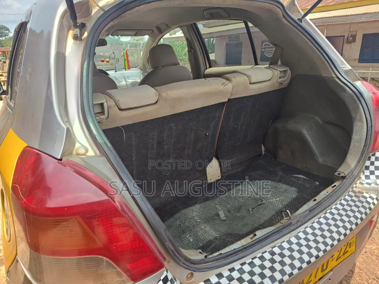 Toyota Vitz 1.3 FWD 5dr 2010 Gray