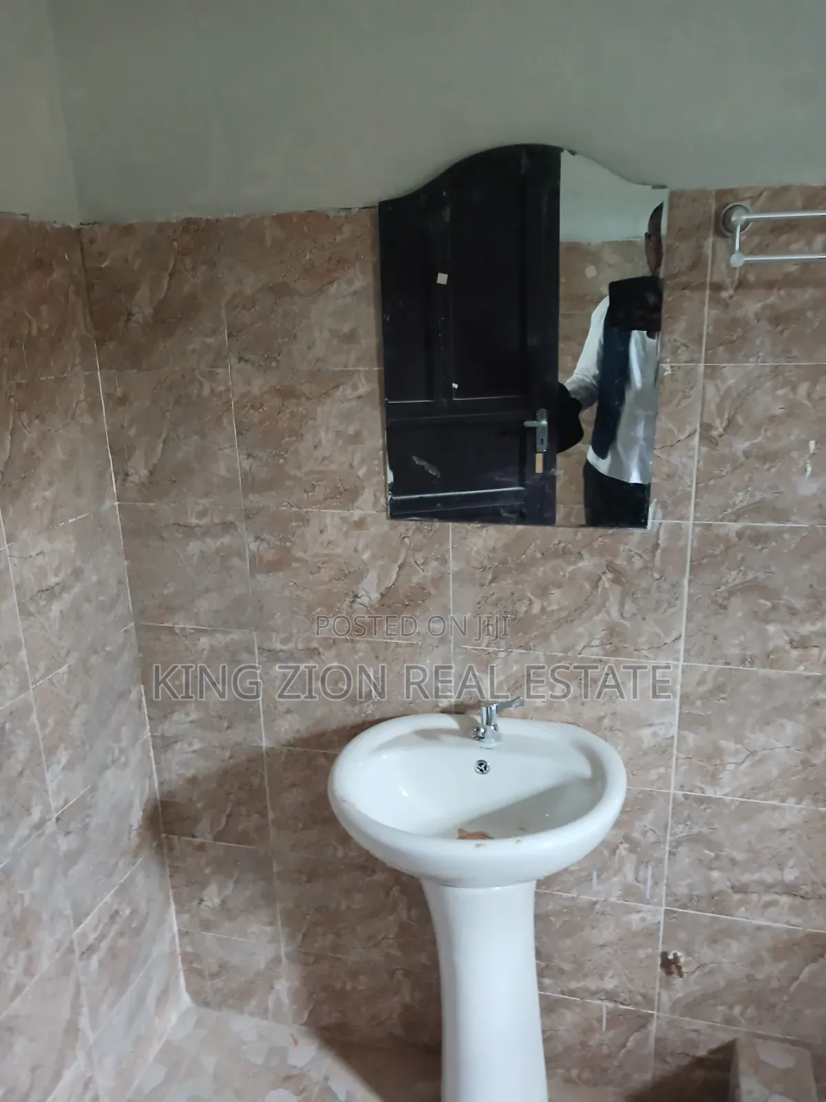 3bdrm Apartment in Kingzion Real, Last Stop for rent