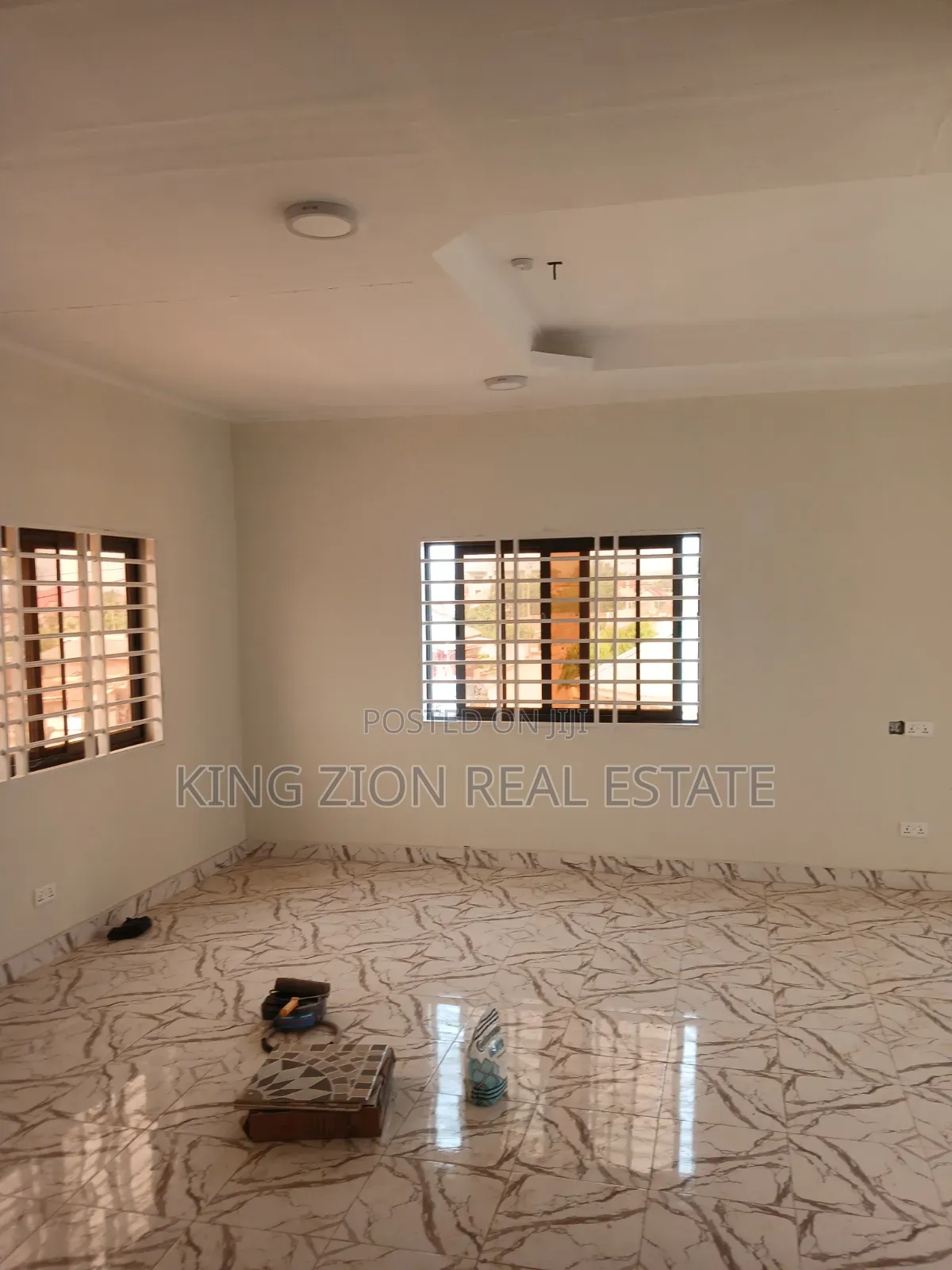 3bdrm Apartment in Kingzion Real, Last Stop for rent