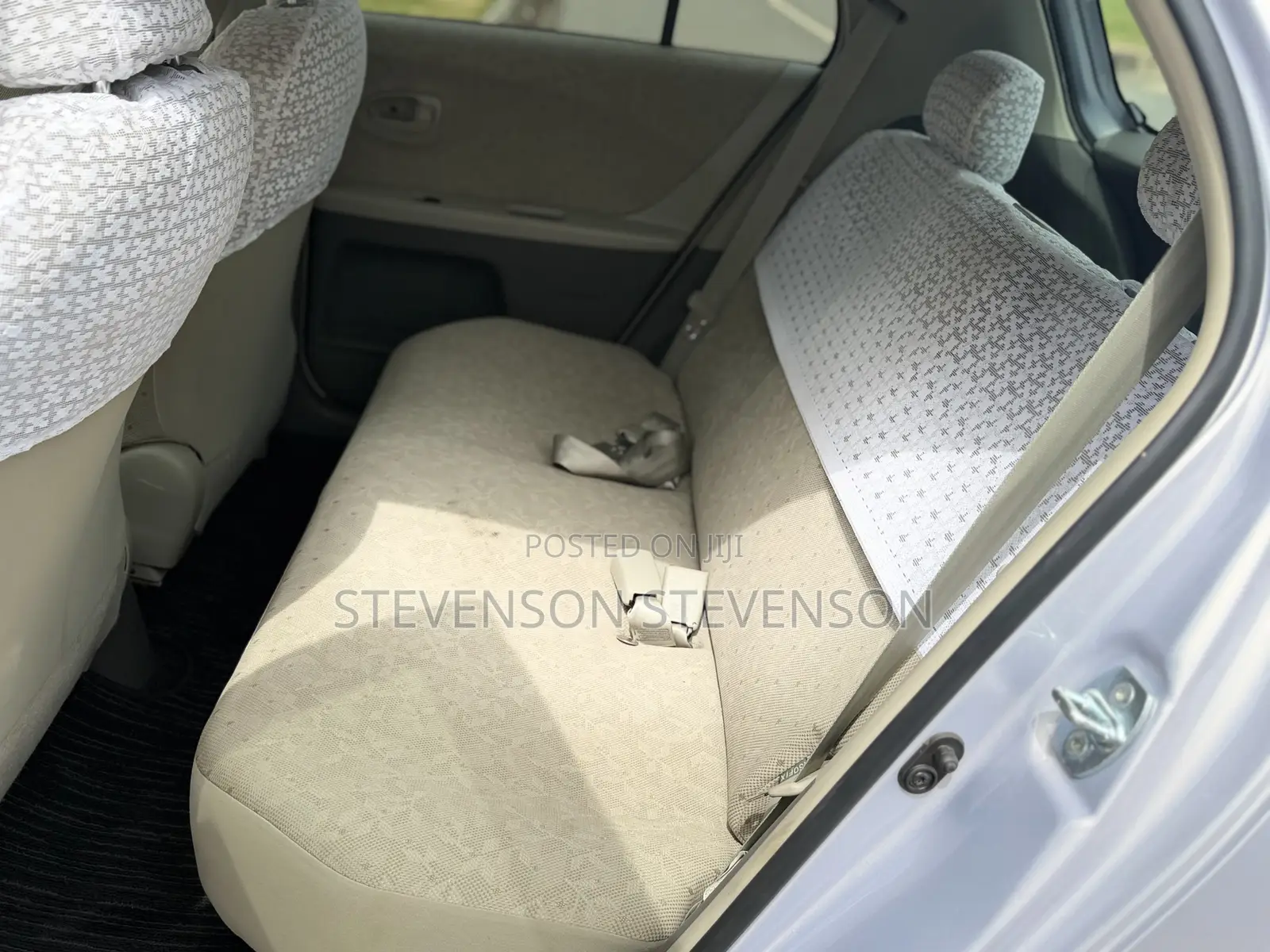 Toyota Vitz 1.3 AWD 5dr 2012 Silver