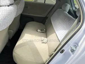 Toyota Vitz 1.3 AWD 5dr 2012 Silver