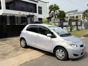 Toyota Vitz 1.3 AWD 5dr 2012 Silver