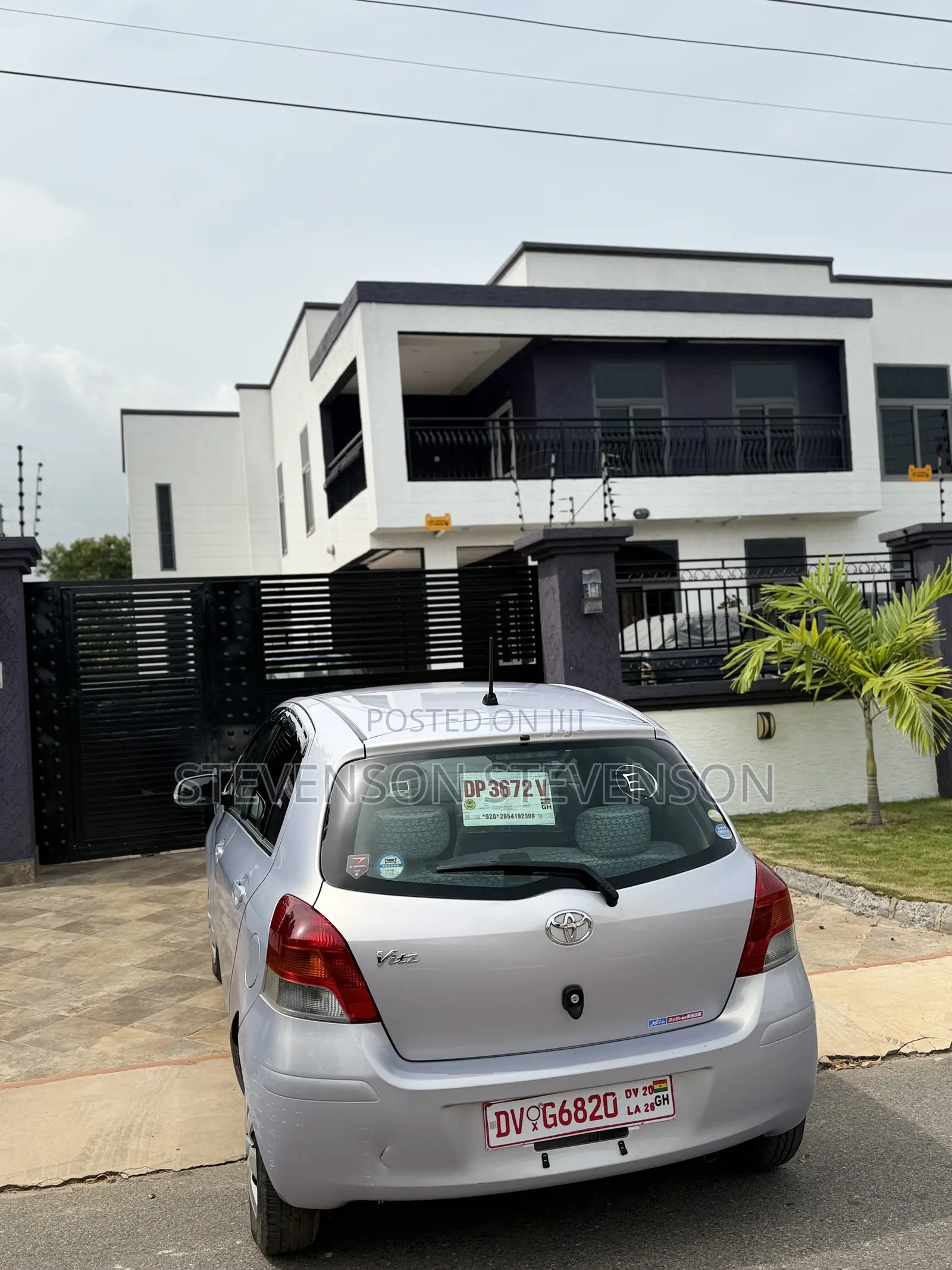 Toyota Vitz 1.3 AWD 5dr 2012 Silver