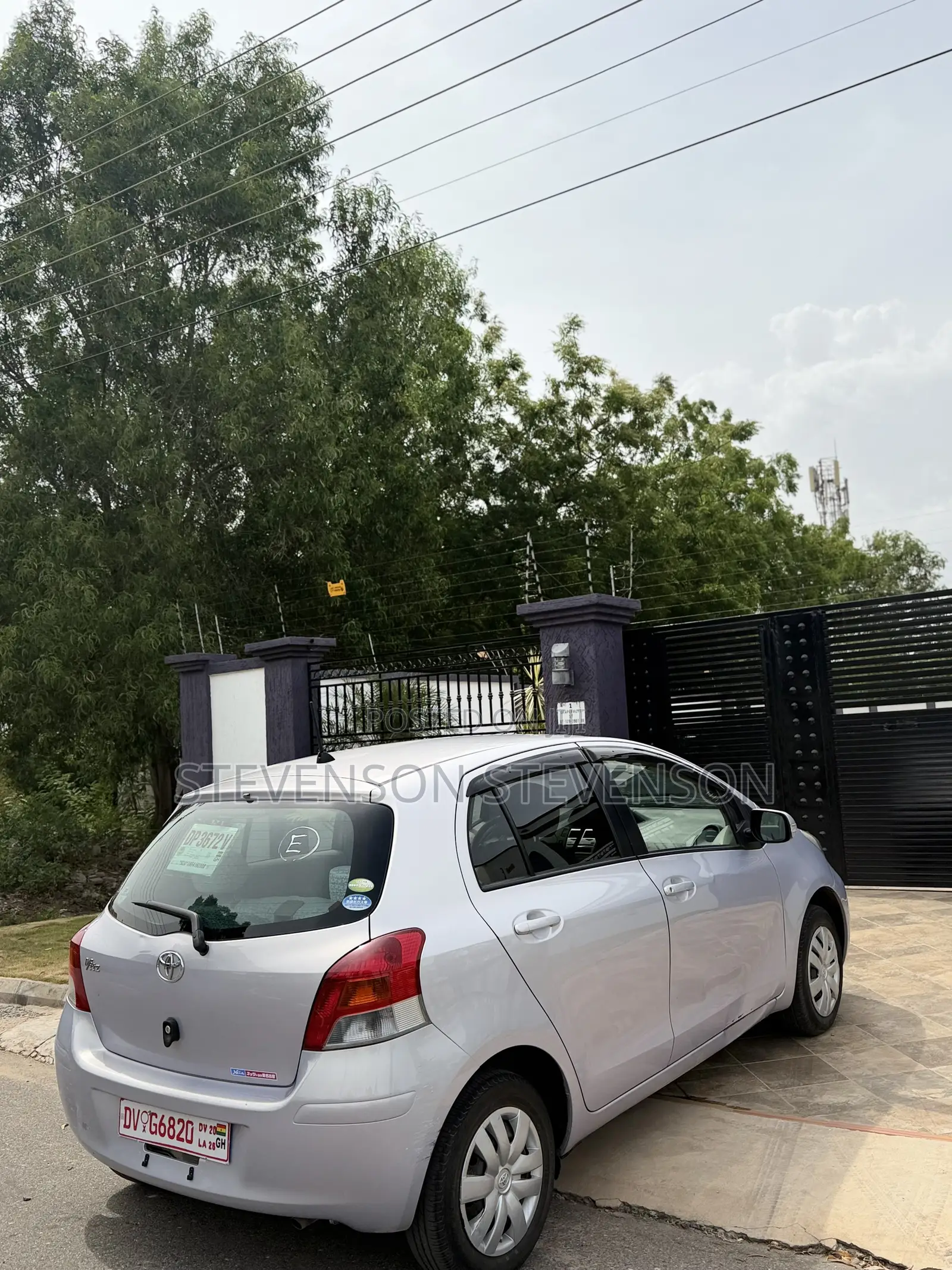 Toyota Vitz 1.3 AWD 5dr 2012 Silver