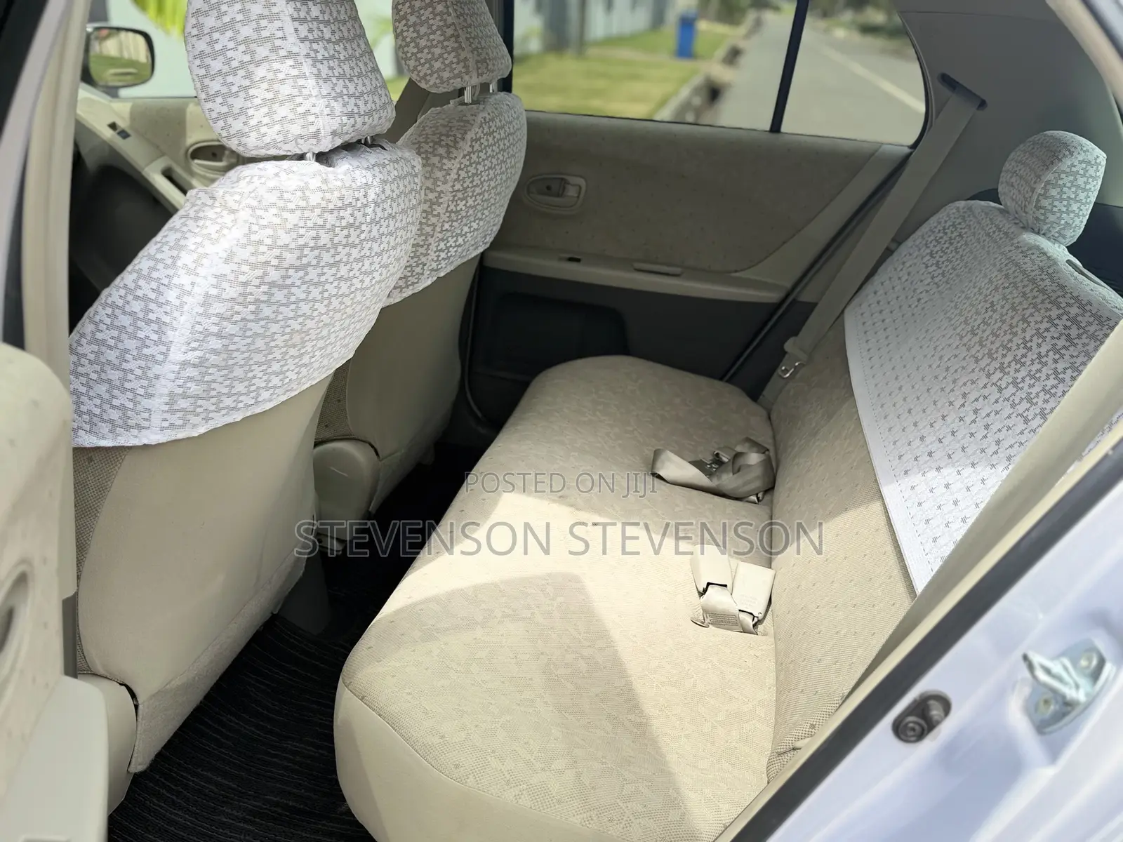Toyota Vitz 1.3 AWD 5dr 2012 Silver