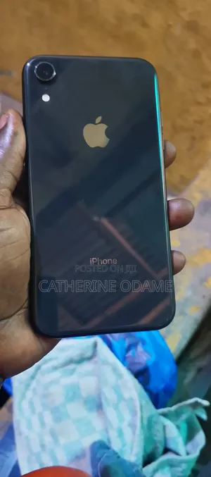 Apple XR 128 GB Black