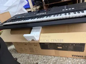 Yamaha Prs- E483 Keyboard