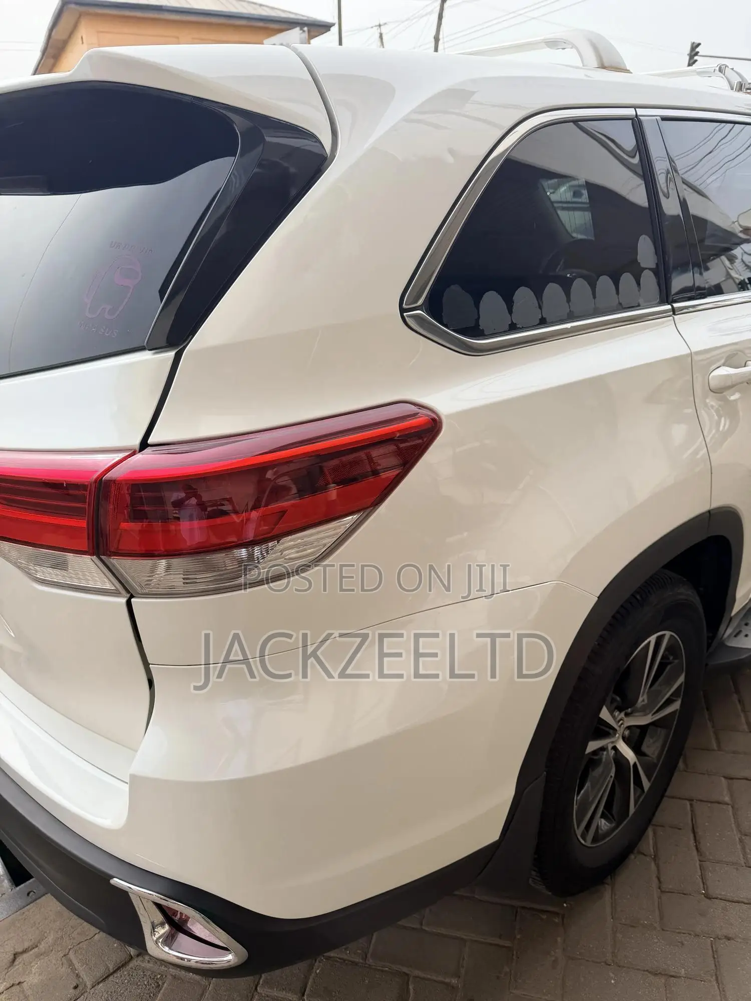Toyota Highlander LE 2019 White