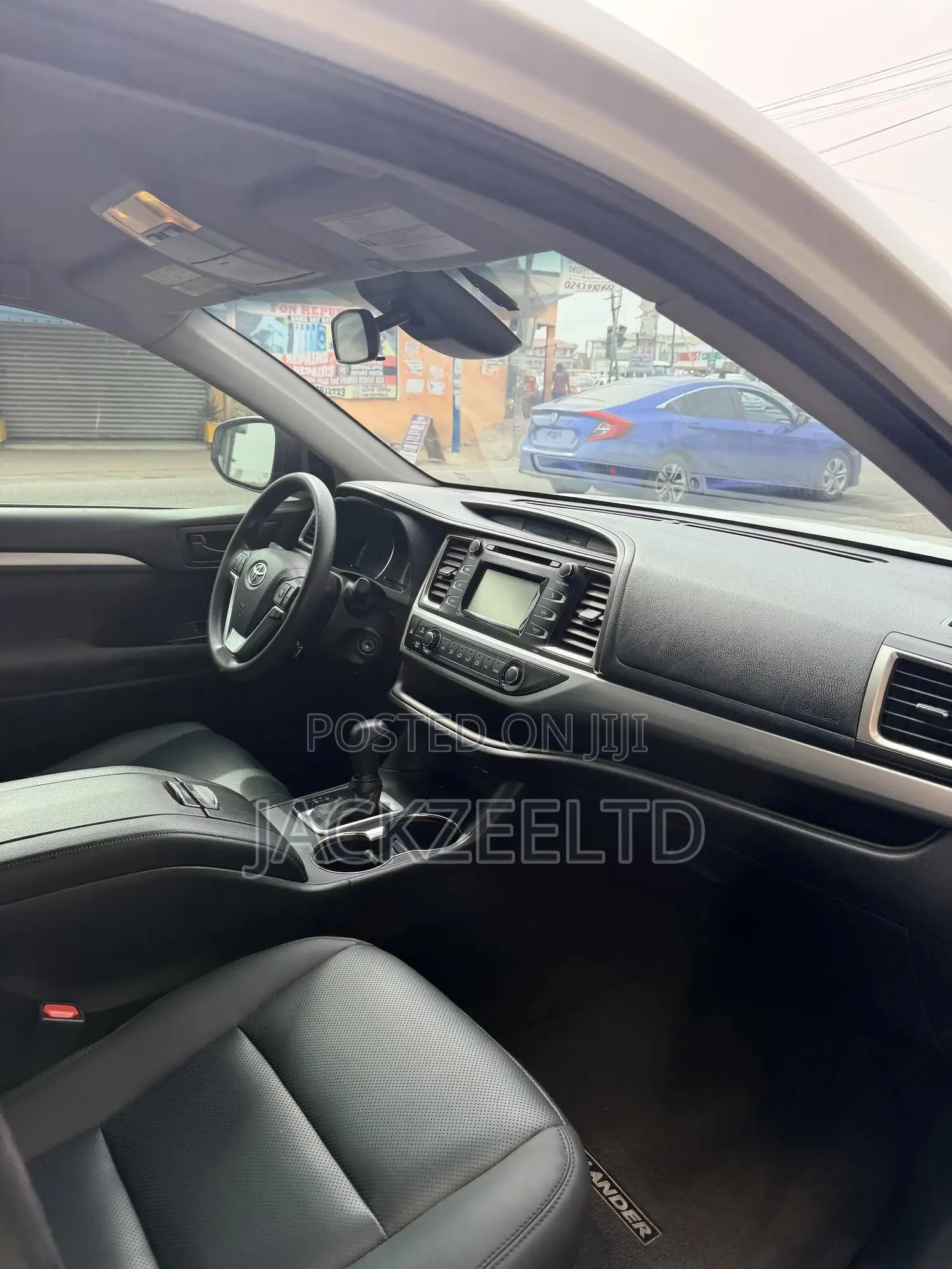 Toyota Highlander LE 2019 White