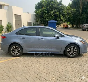 Toyota Corolla SE 2022 Blue