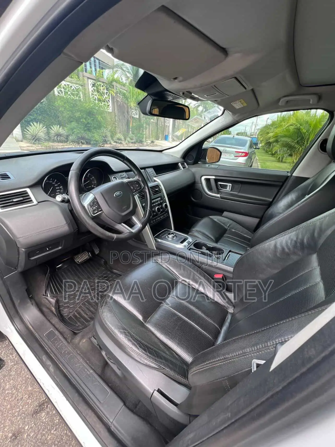 Land Rover Discovery 2019 White