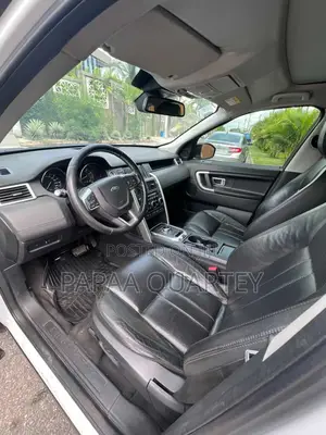 Land Rover Discovery 2019 White