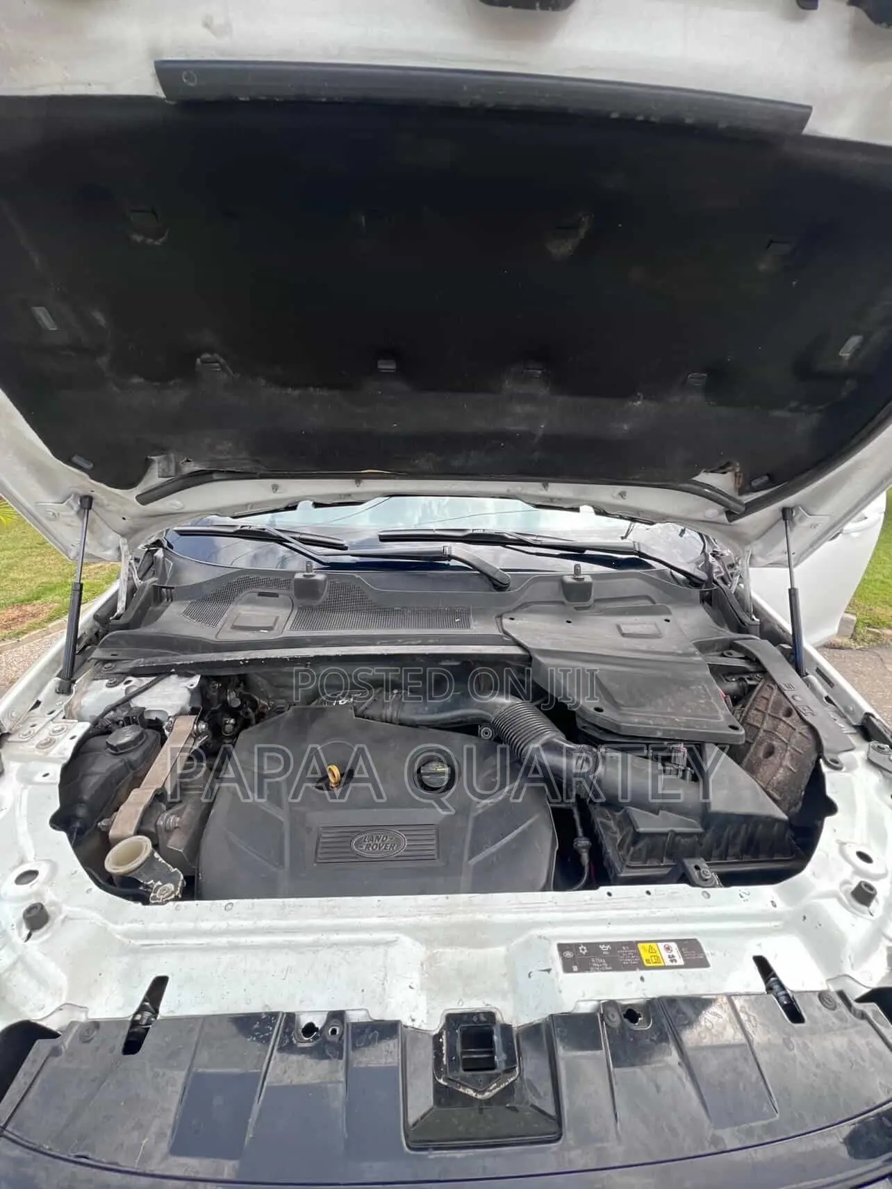 Land Rover Discovery 2019 White