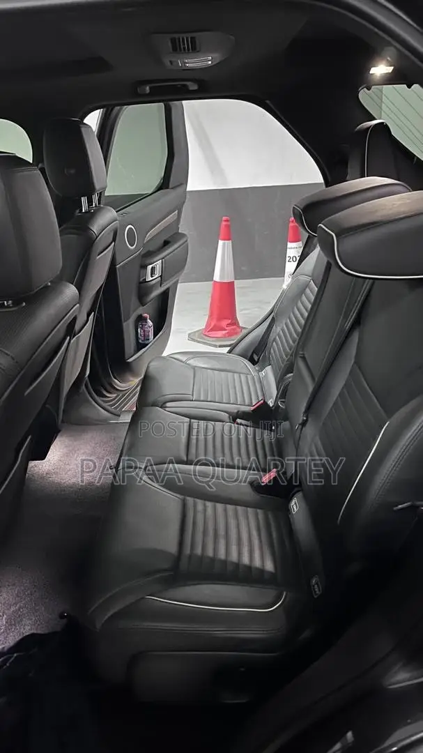 Land Rover Discovery HSE Luxury 4x4 2017 Black