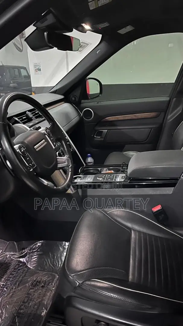 Land Rover Discovery HSE Luxury 4x4 2017 Black