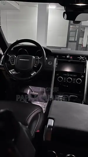 Land Rover Discovery HSE Luxury 4x4 2017 Black