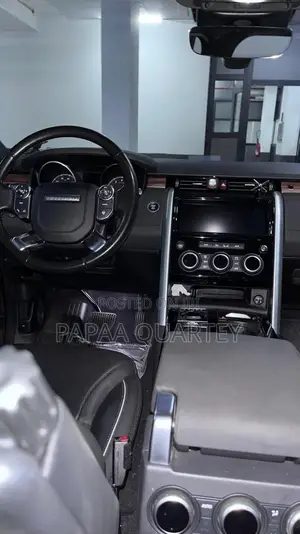 Land Rover Discovery HSE Luxury 4x4 2017 Black