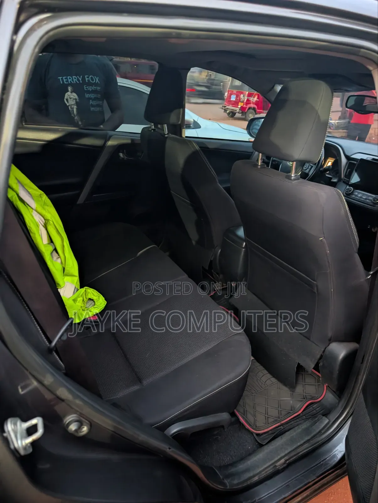 Toyota RAV4 XLE AWD (2.5L 4cyl 6A) 2016 Gray