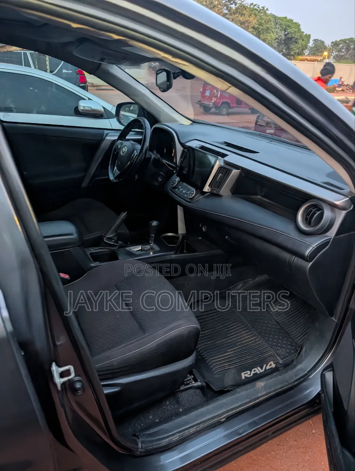 Toyota RAV4 XLE AWD (2.5L 4cyl 6A) 2016 Gray