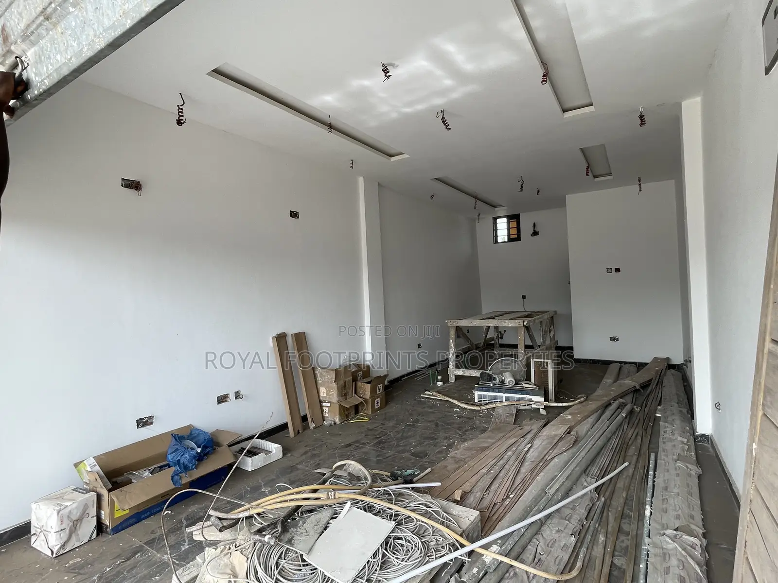 A Single Shop Space Up for Rent