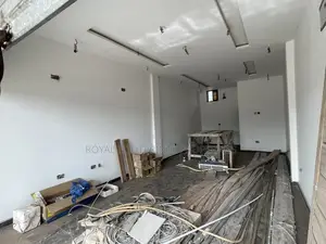 A Single Shop Space Up for Rent