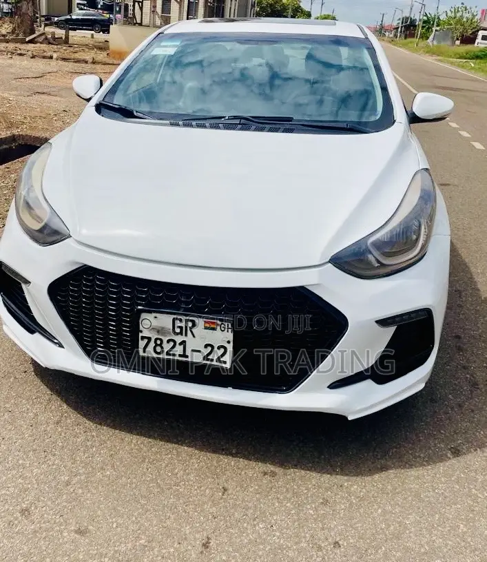 Hyundai Elantra Limited 4dr Sedan (1.8L 4cyl 6A) 2014 White