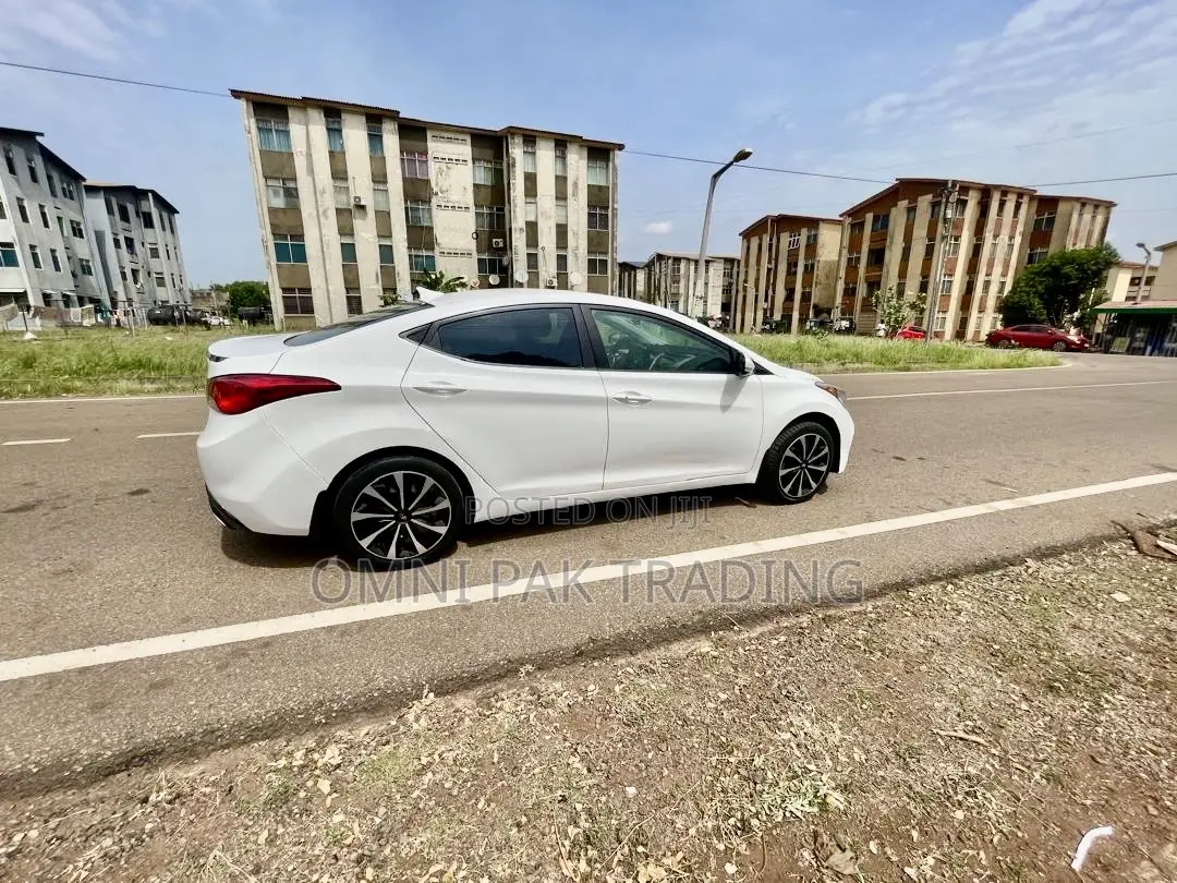 Hyundai Elantra Limited 4dr Sedan (1.8L 4cyl 6A) 2014 White