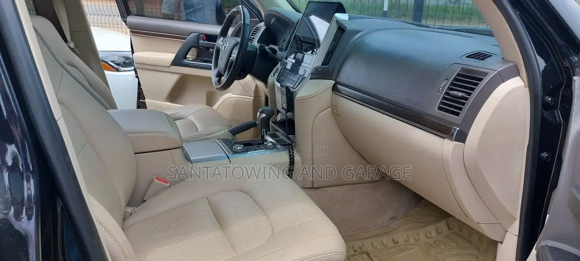 Toyota Land Cruiser 4.5 V8 VXR 2020 Black