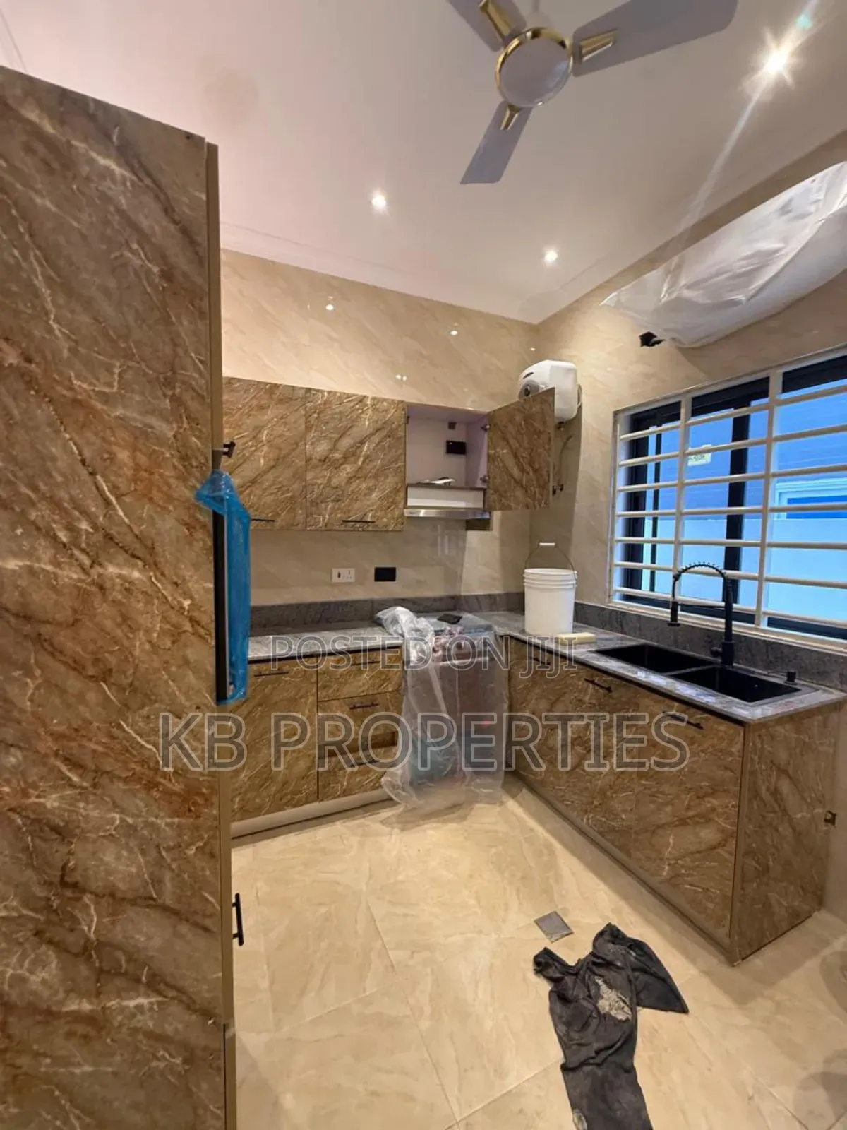 3bdrm House in Kb Properties, Spintex for sale